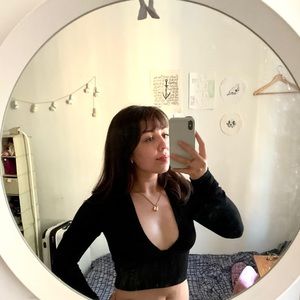 Very low cut Wilfred Free top